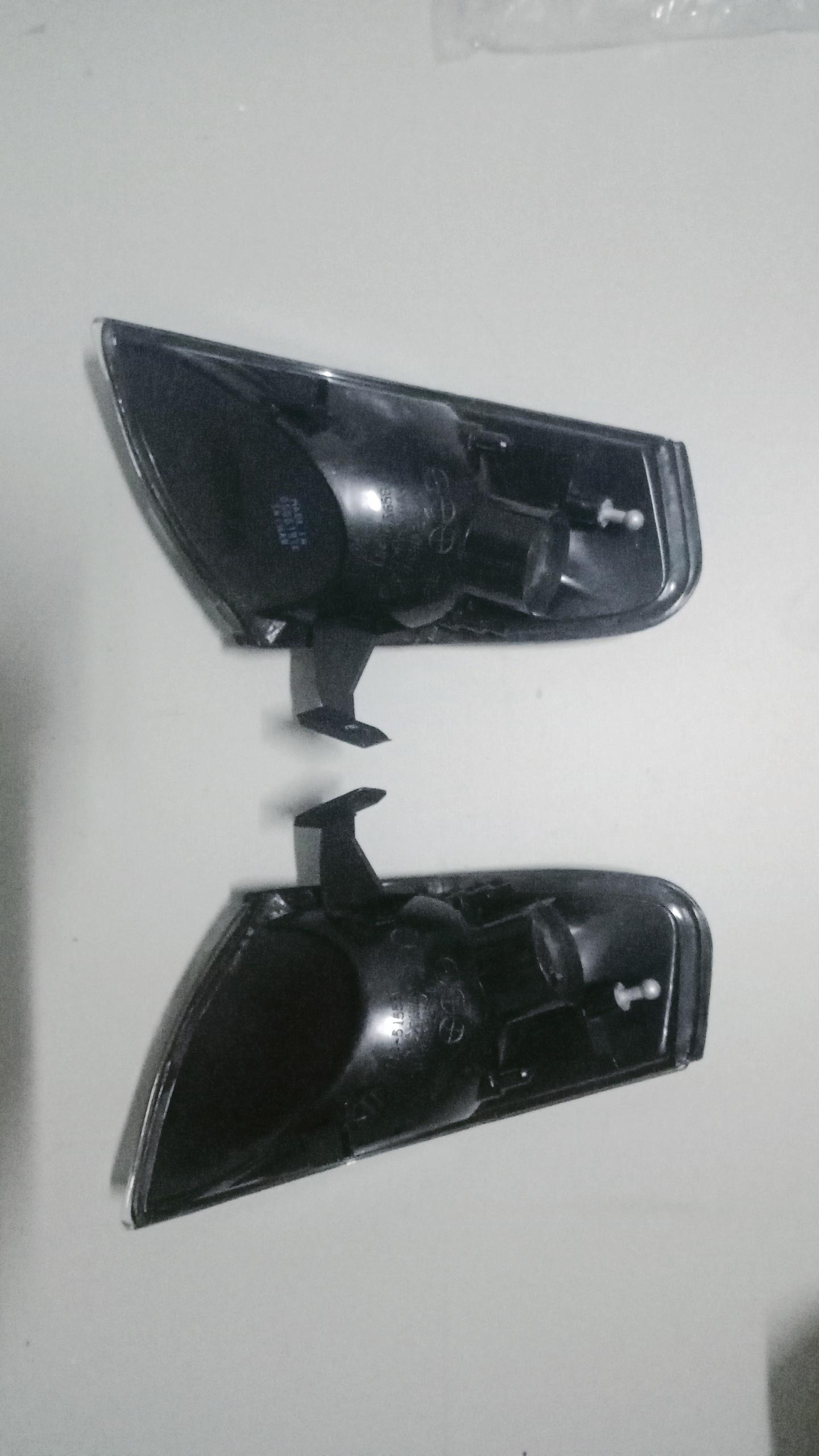 Đèn xi nhan Mazda 323 đời 1997-2000