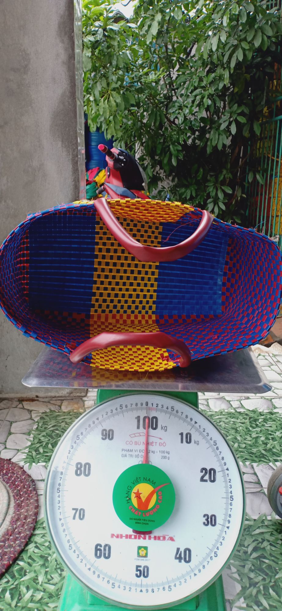 làn nhựa đi chợ, làn thủ công, là đan tay