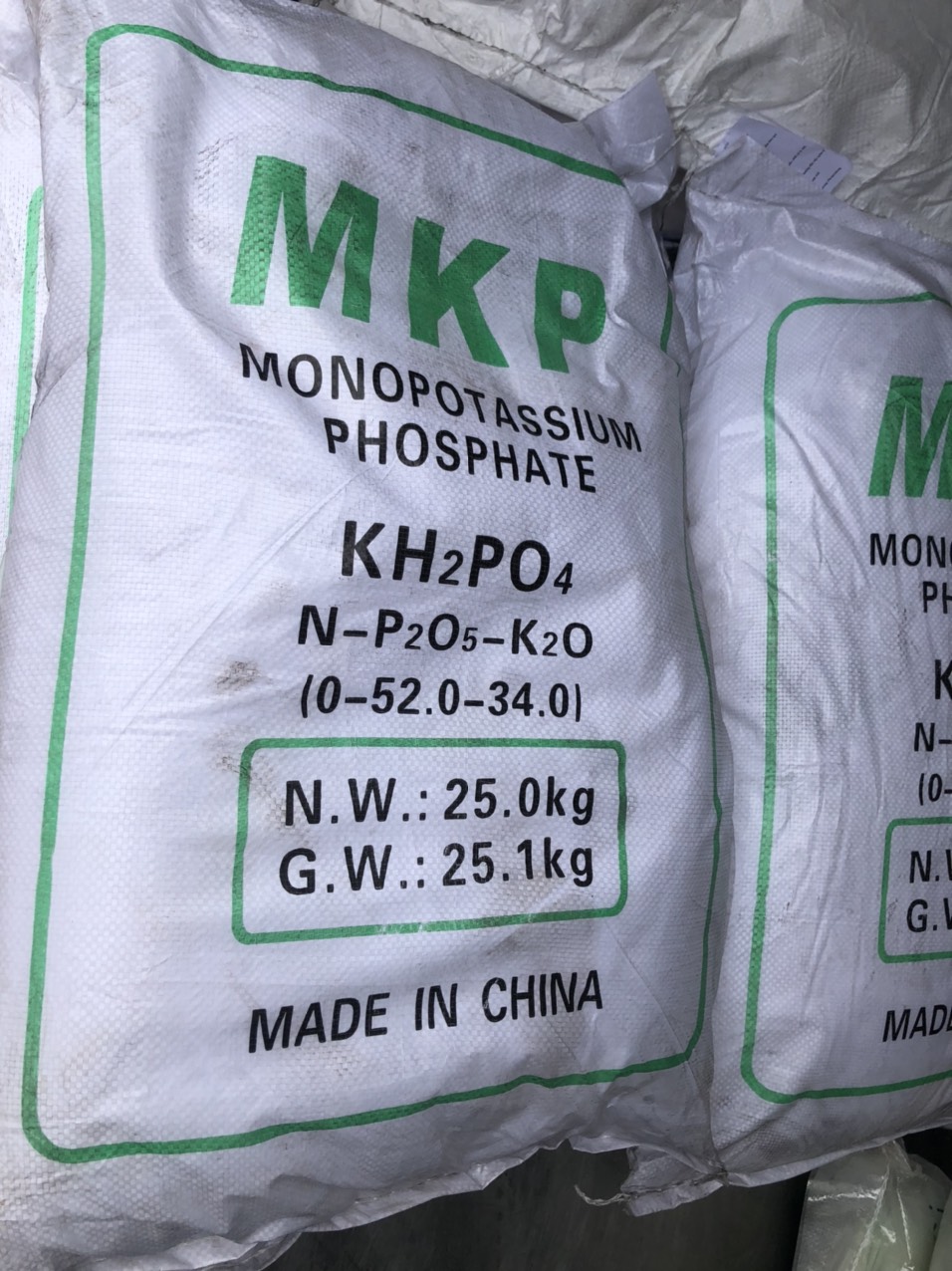1 kg phân MKP 0-52-34, cung cấp lân và kali