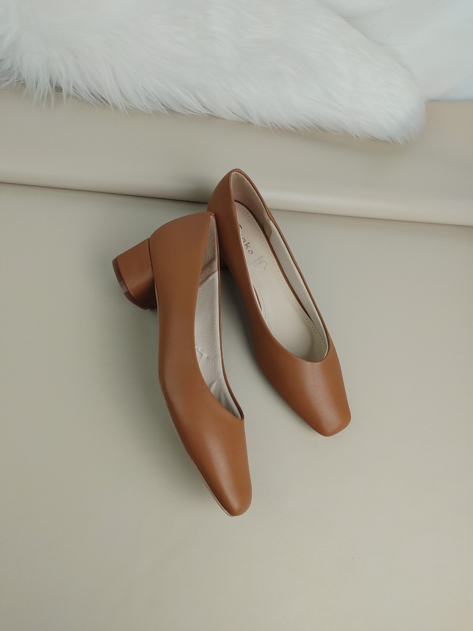 Giầy cao gót nữ enako MK3635- mũi vuông gót cao 4cm