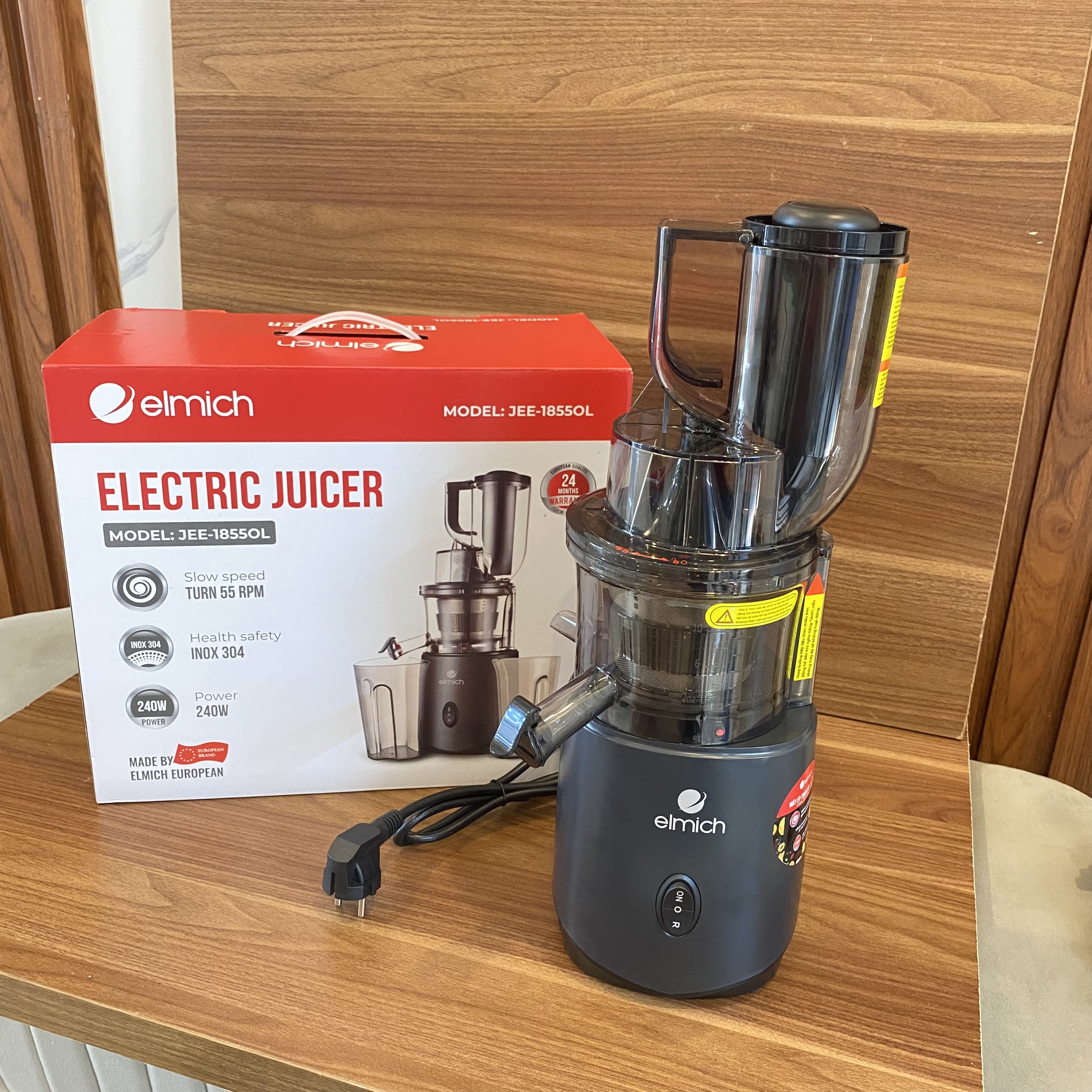 Máy ép trái cây Elmich JEE-1855OL ( Điện áp 220V - Công suất 240W - Màu Đen)
