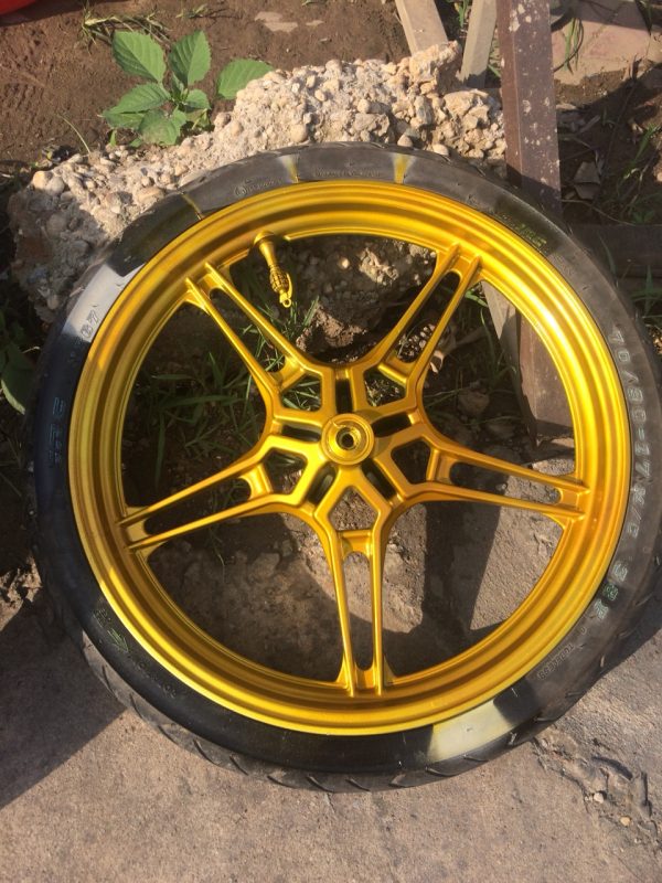 Sơn xịt samurai màu vàng honda 1102