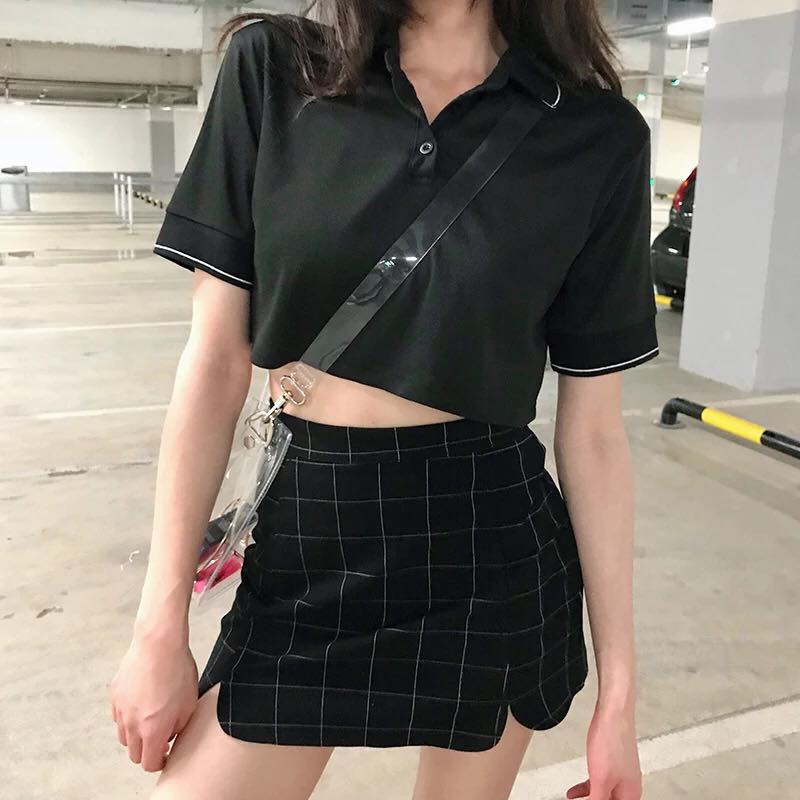 ÁO CROPTOP ĐEN TRƠN PHỐI CÚC CÁ TÍNH