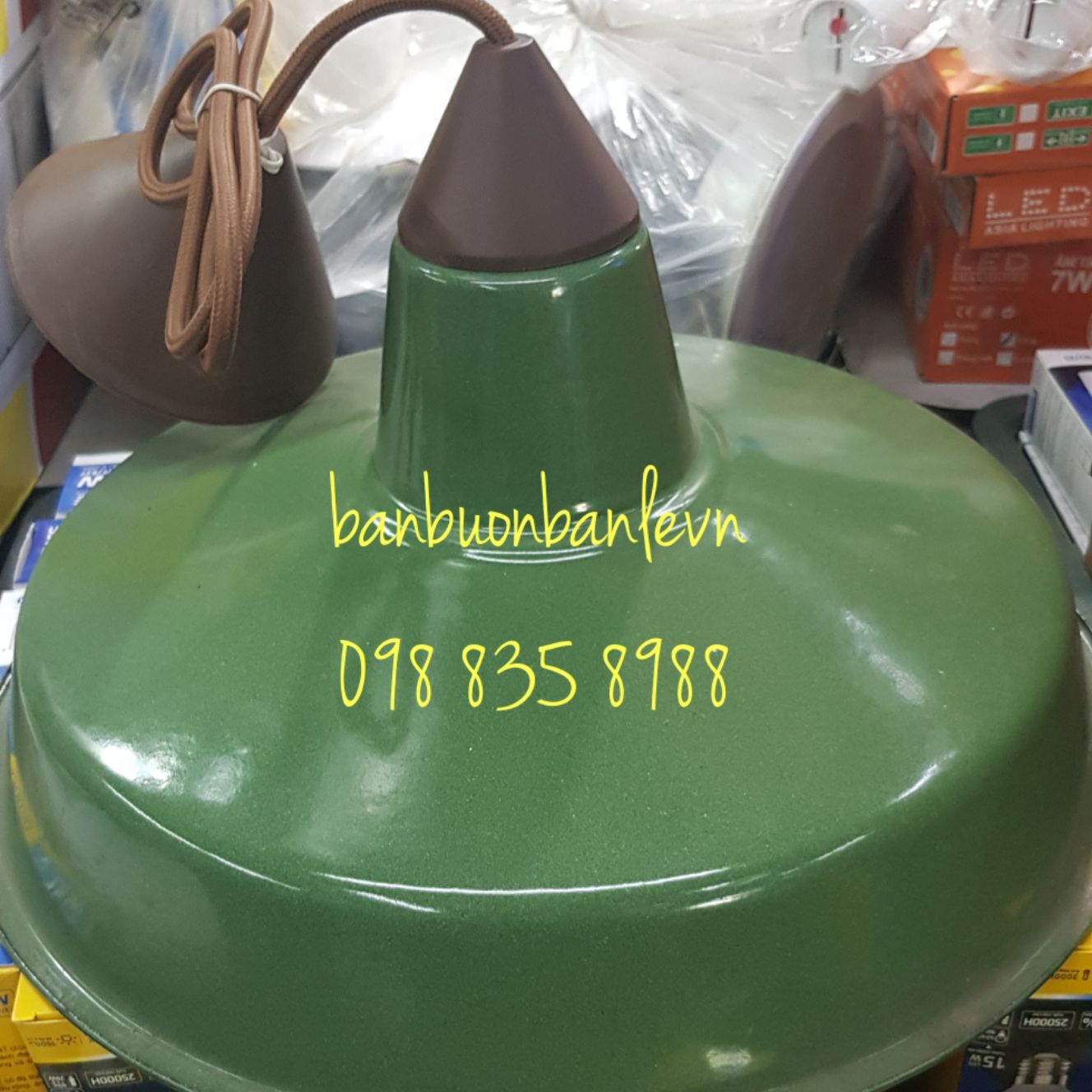 Chao đèn thả trần men D350