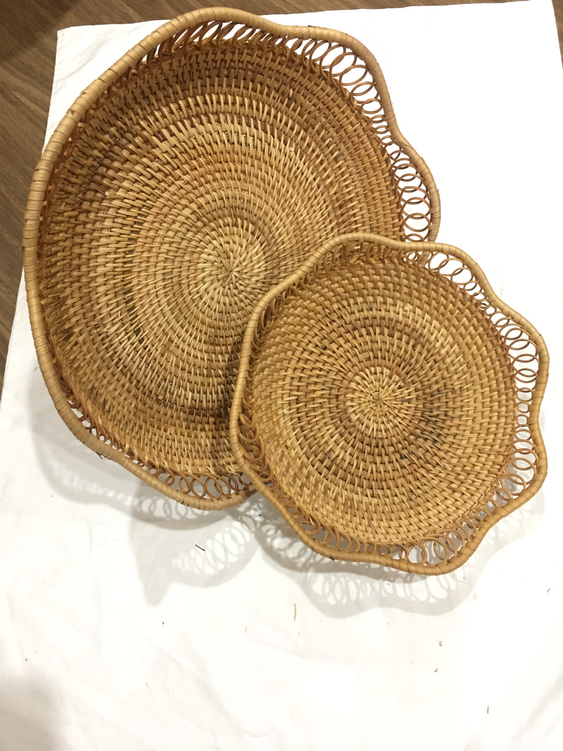 Rổ Mây Viền Hoa Sen