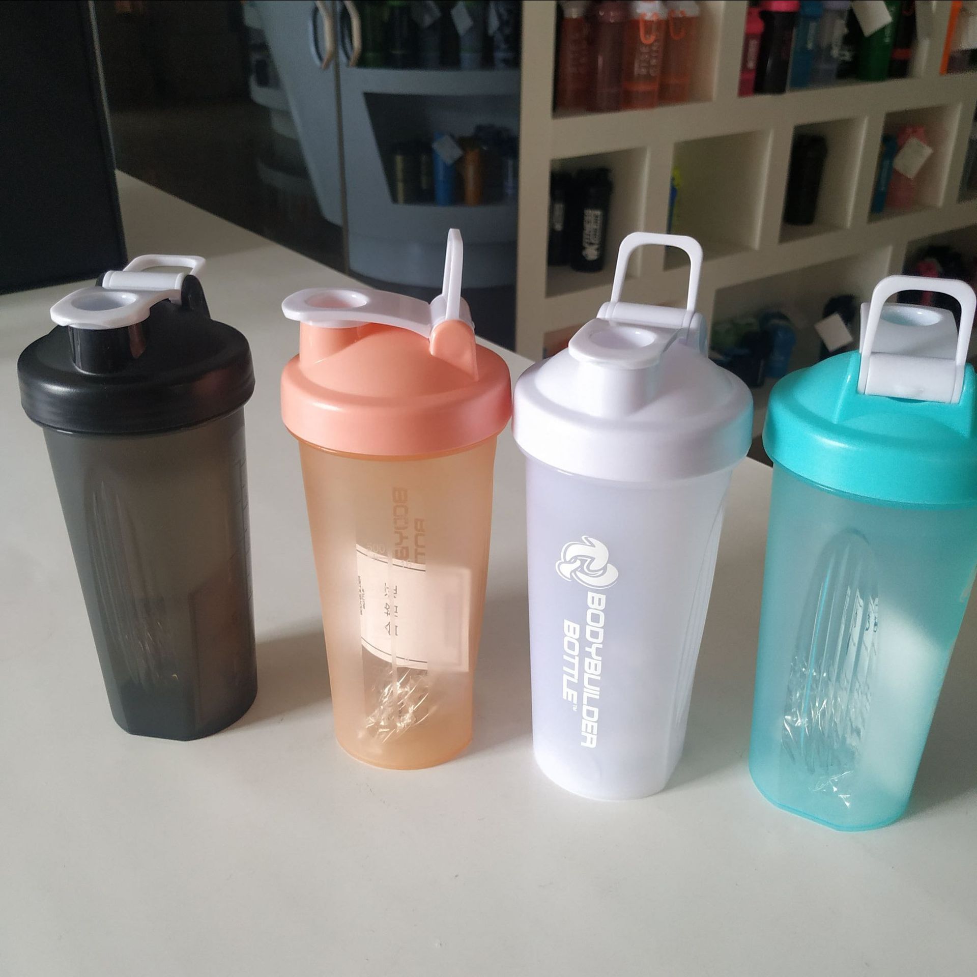 Bình Nước Thể Thao Tập Gym BODY BUILDER 600ML