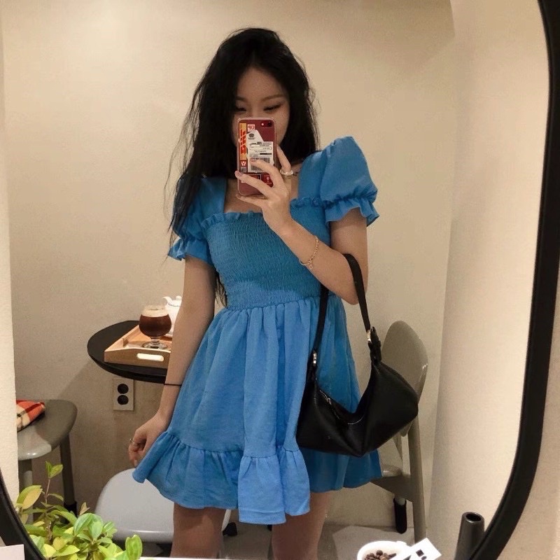 Đầm cổ vuông tay bồng