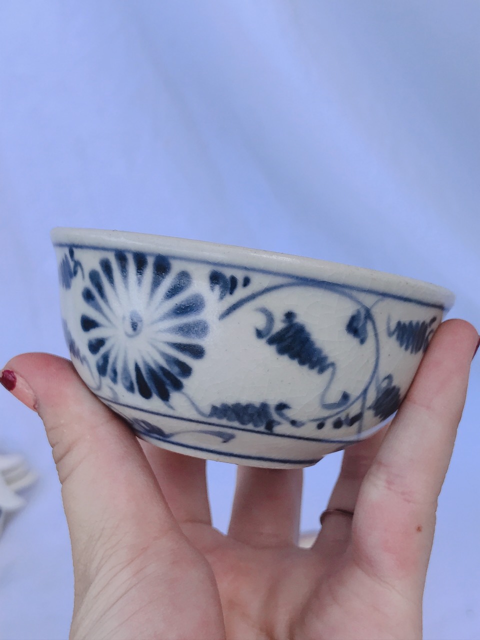 { GỐM VIỆT NAM XUẤT KHẨU} 01 Bát Chấm Tròn Kiểu Cổ Điển Chất liệu Gốm Sứ Bát Tràng Cao Cấp Họa Tiết Vẽ Tay Tỉ Mỉ Và Tinh Tế Kích Thước D8* H5 cm