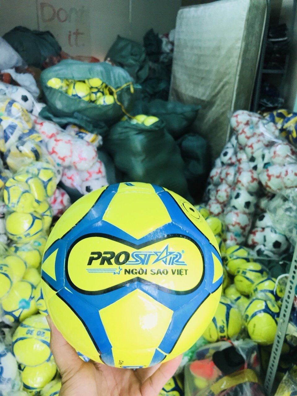 Bóng đá 2030-(QUẢ BÓNG ĐÁ SÂN FUTSAL DELTA)-SIZE4