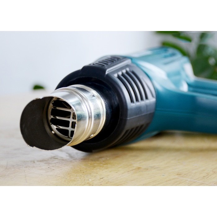 Máy thổi nhiệt TOTAL TB1206