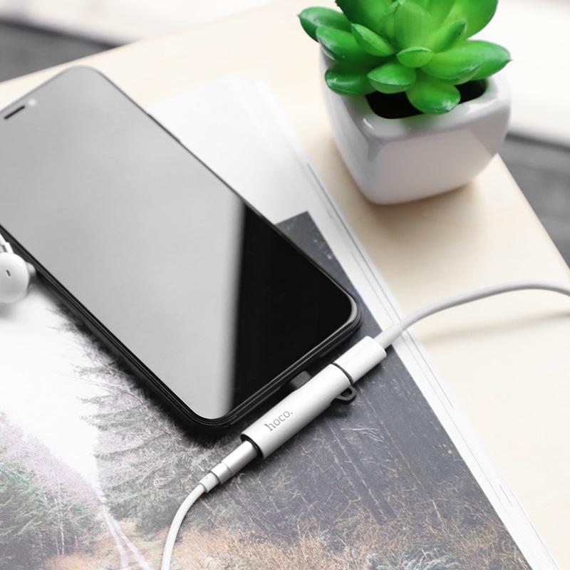 [HCM]Đầu chuyển đổi từ 1 cổng Lightning sang 1 cổng Lightning + Jack 3.5mm