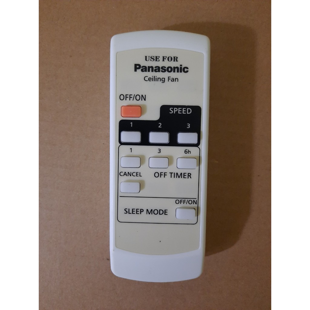 Điều khiển quạt panasonic 4 cánh tặng kèm pin