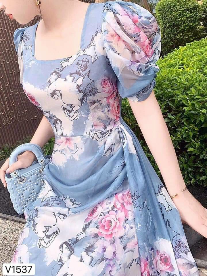 Đầm xòe lụa hoa cổ vuông tay ngắn thanh lịch