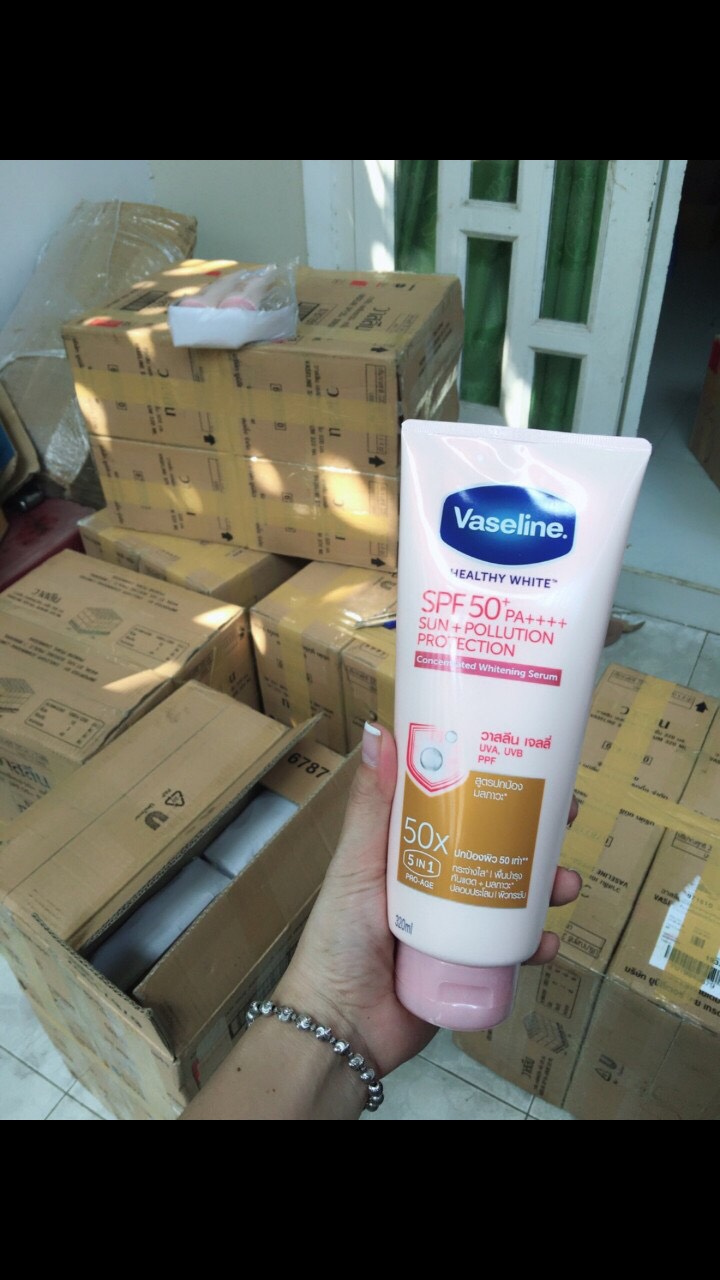 Dưỡng Thể Chống Nắng Vaseline 50X Thái Lan 320ml