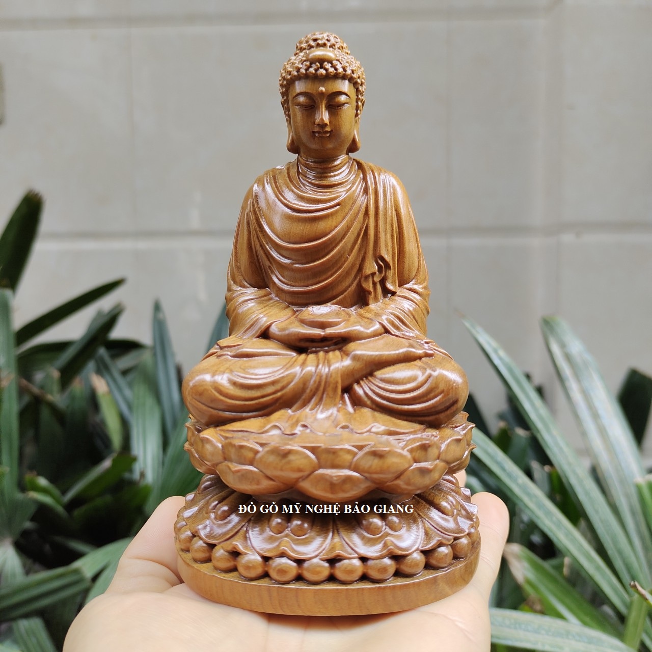 Tượng phật Thích Ca gỗ bách xanh