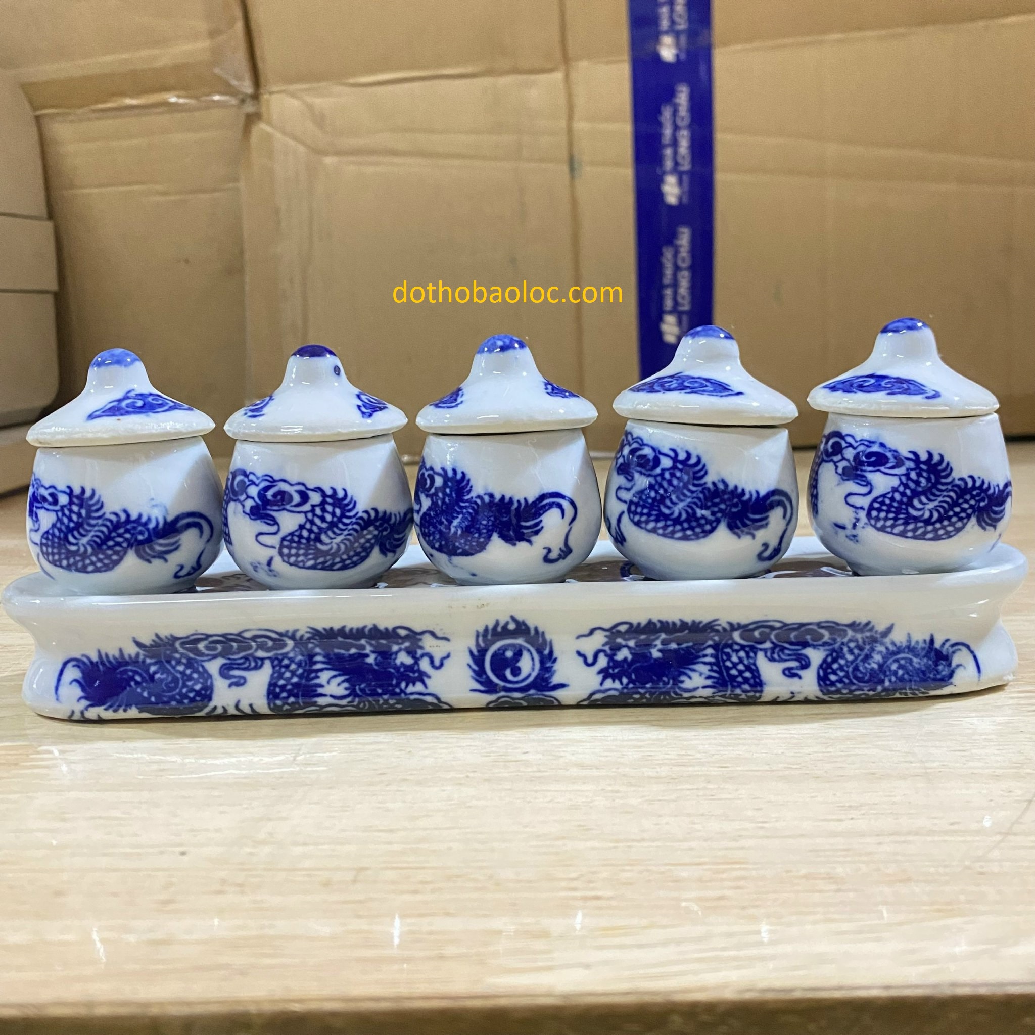Chum nước thờ ,áng nước sứ Bát Tràng bộ 5 ly