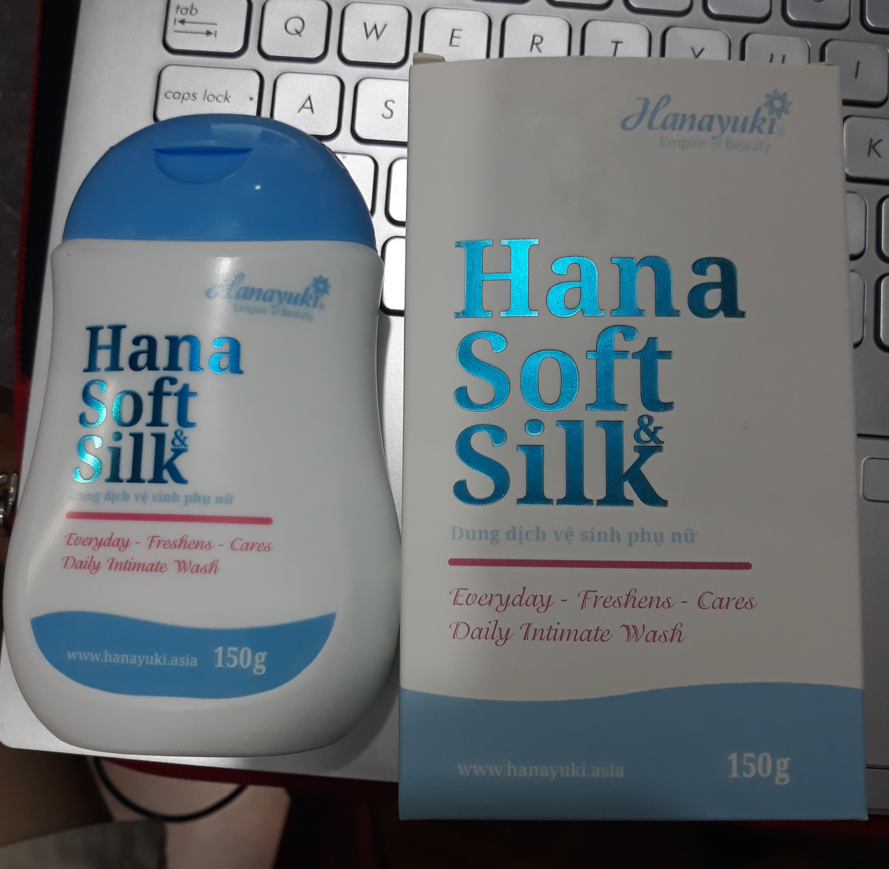 dung dịch vệ sinh hana soft silk 150g