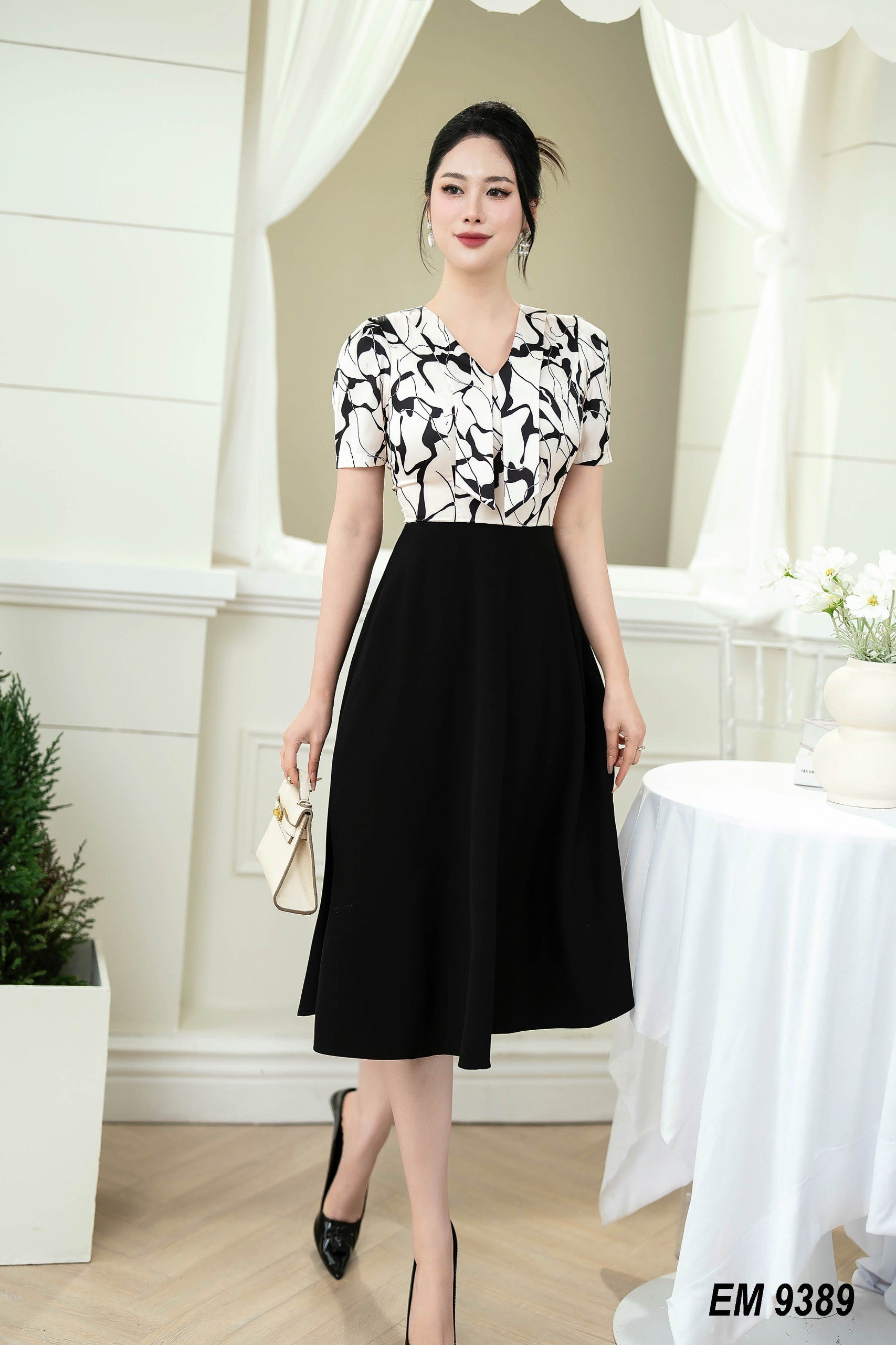 Đầm EMY EM9389 Xoè Phối Trắng Đen