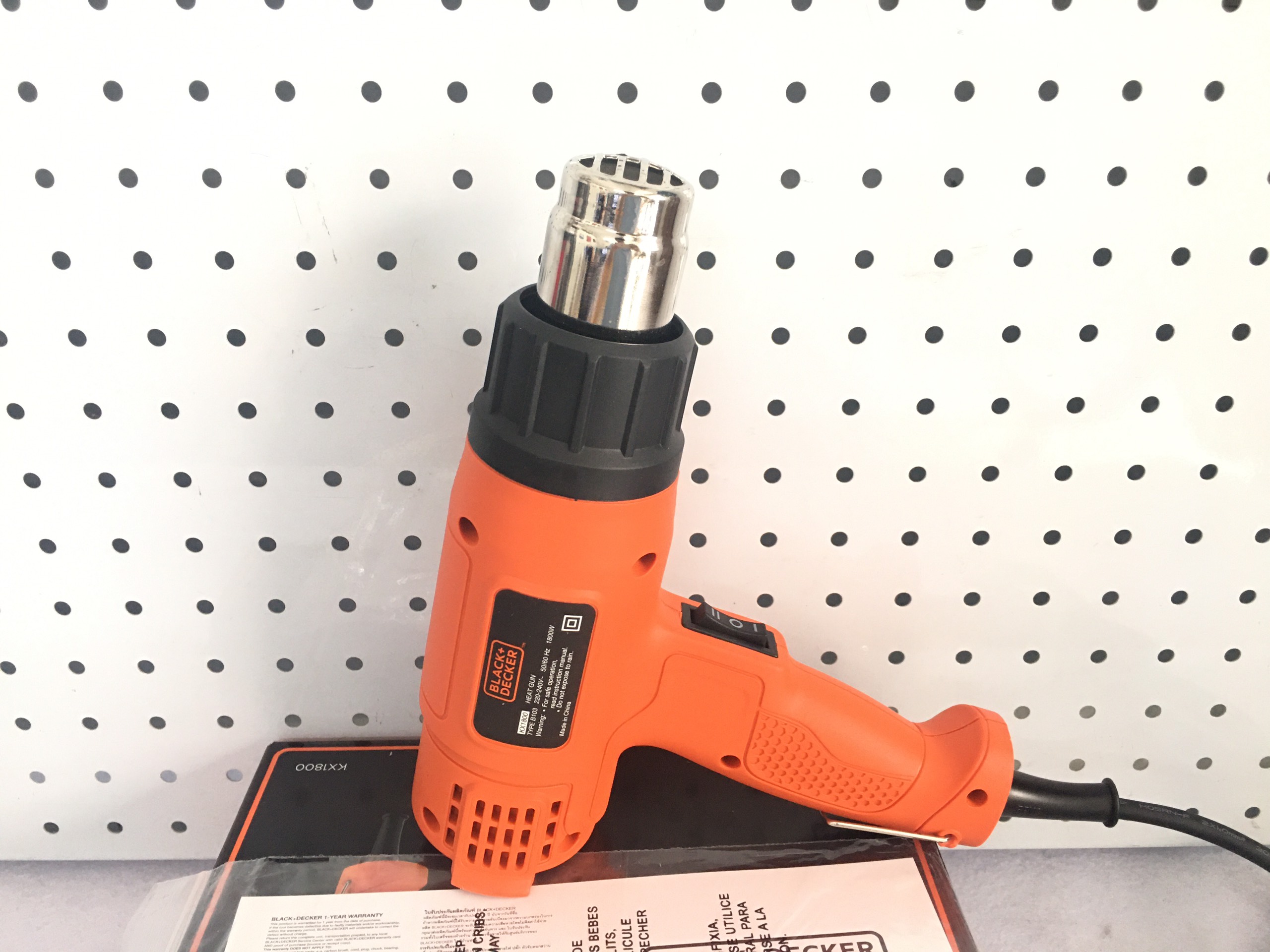 Máy thổi hơi nóng black&decker kx1800