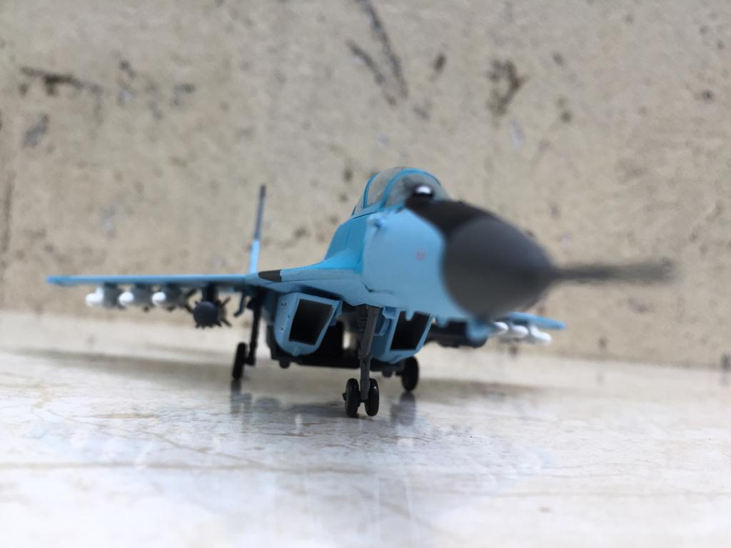 Mô hình Máy bay MIG 35 - 1:100