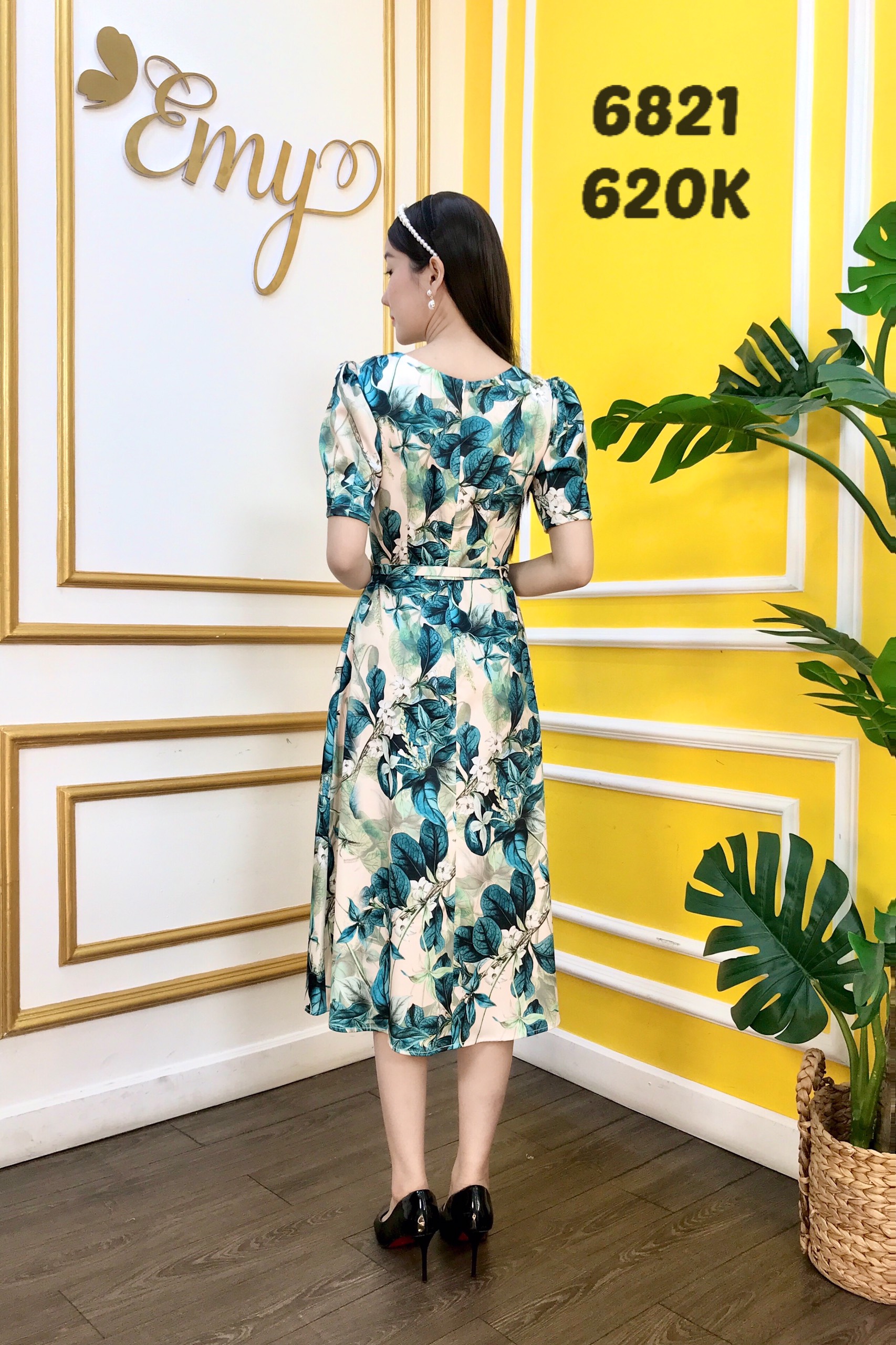 Đầm EMY EM6821 Xoè Cổ Thuyền