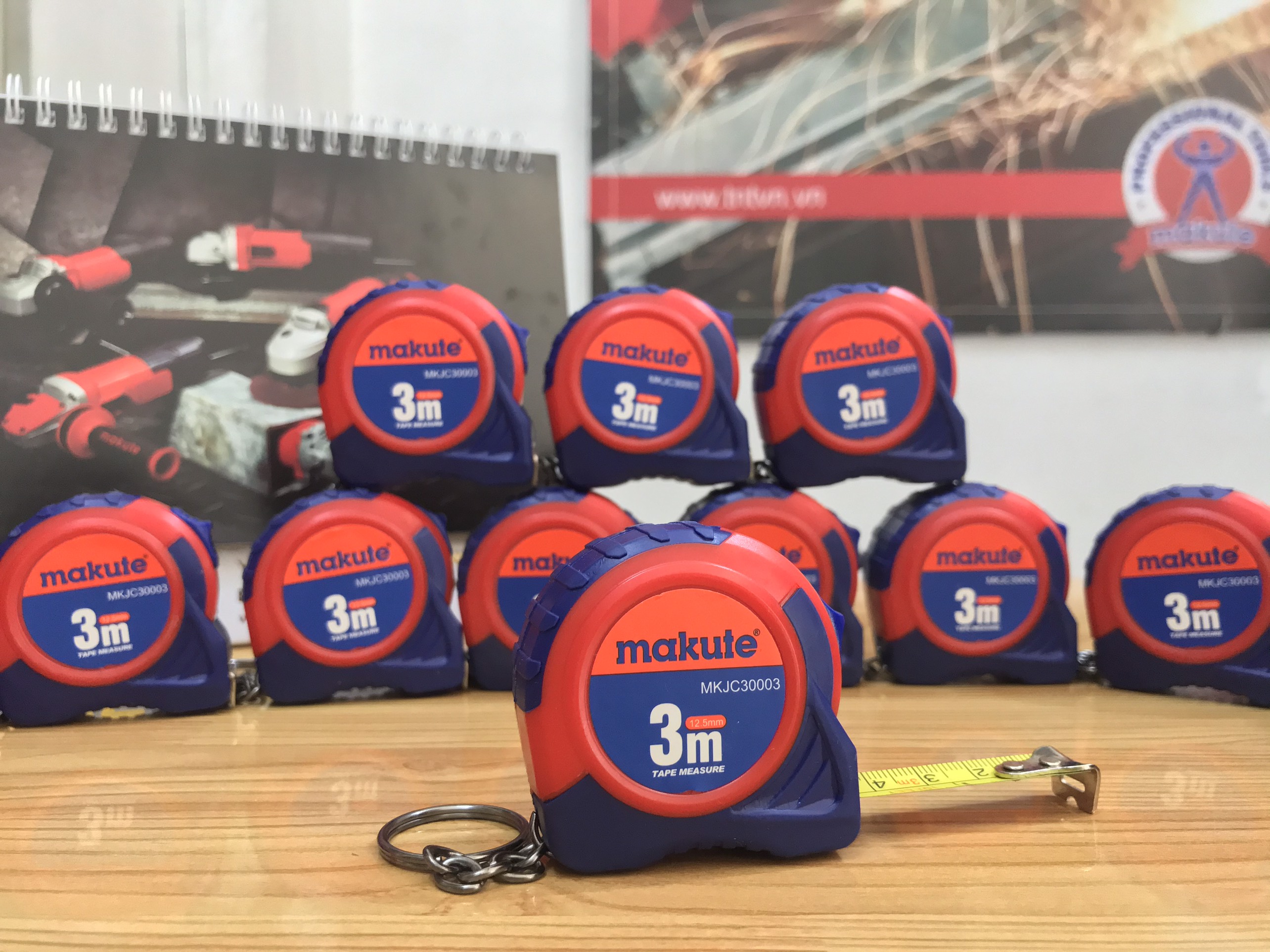 [HCM]Thước Dây cuộn thép 3m Makute