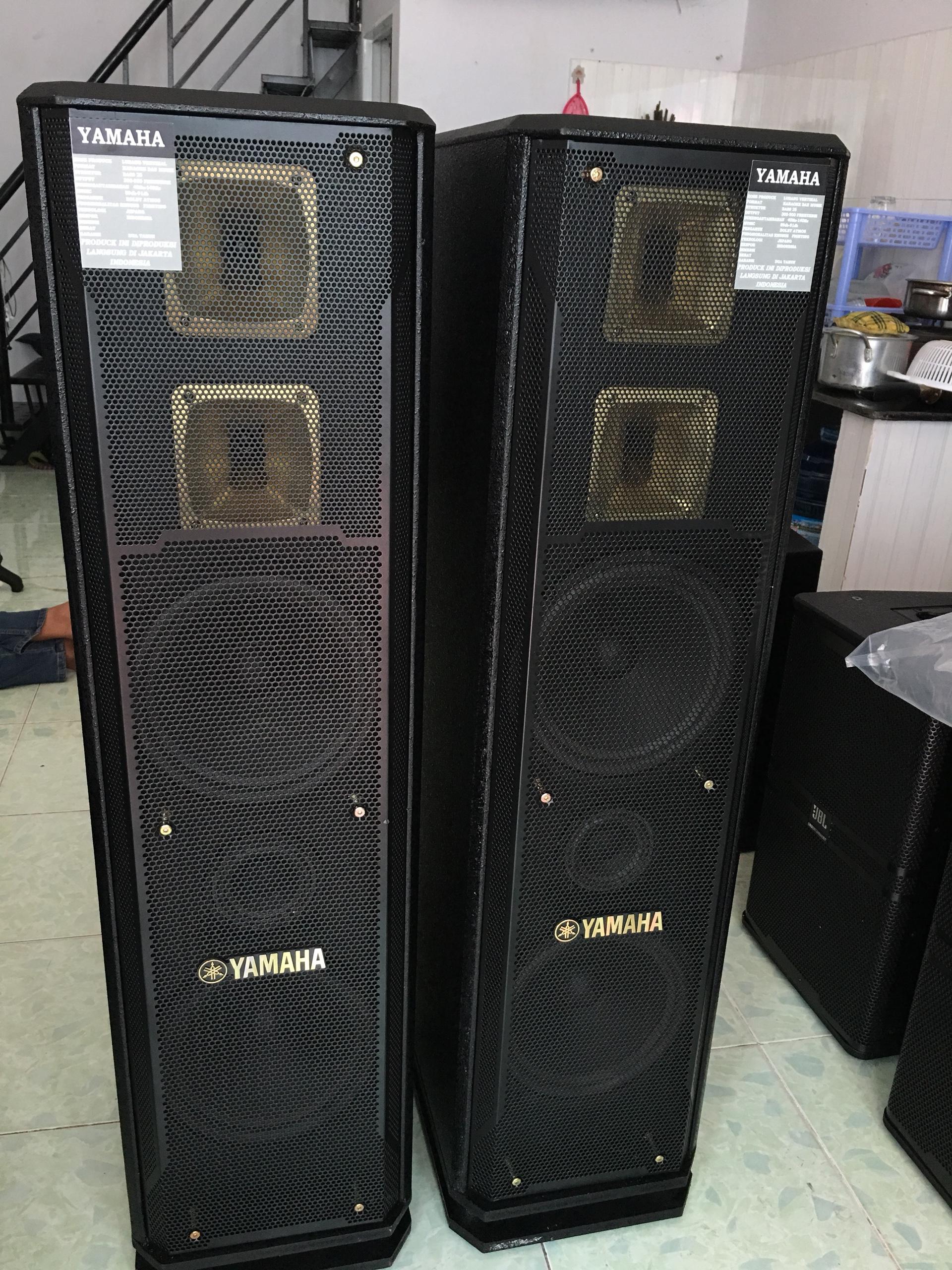 YAMAHA 709
