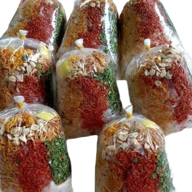 1 bịch bánh tráng trộn nhìn đã ngon