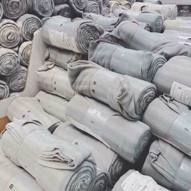 Chăn nỉ IKEA dạng kẻ màu xám siêu nhẹ_TMark