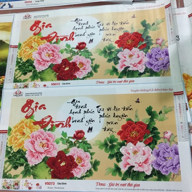 Tranh đính đá phong cảnh gia đình hạnh phúc . kích thước: 75x42