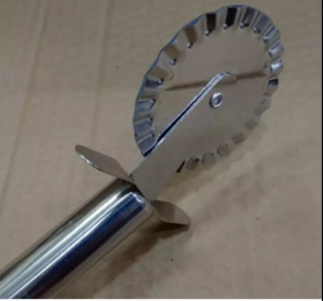 DAO CĂT BÁNH CẮT BỘT CÓ RĂNG CƯA INOX