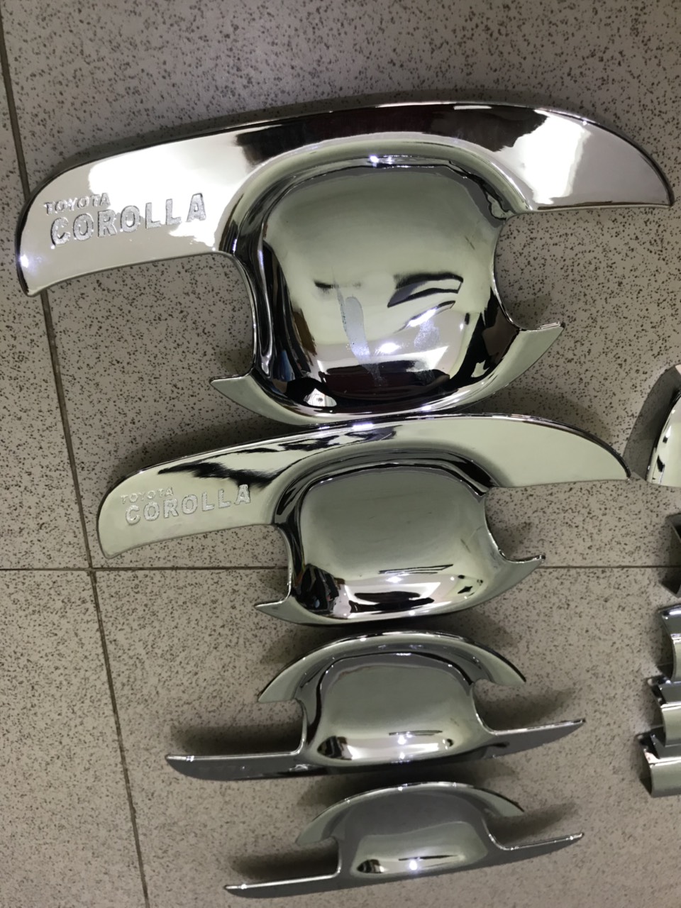 Bộ ốp tay cửa + hõm cửa xe Altis 2001 - 2013 ( Altis 2003, Altis 2004, Altis 2005, Altis 2006, Altis 2007, Altis 2008, Altis 2009, Altis 2010, Altis 2011, Altis 2012, Altis 2013 )