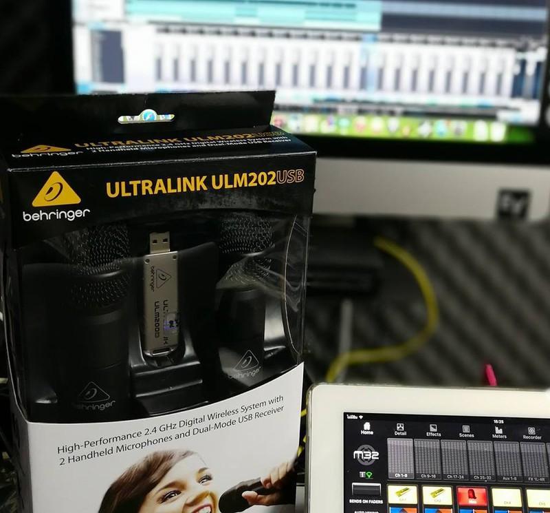 BỘ MICRO KHÔNG DÂY BEHRINGER ULM202USB