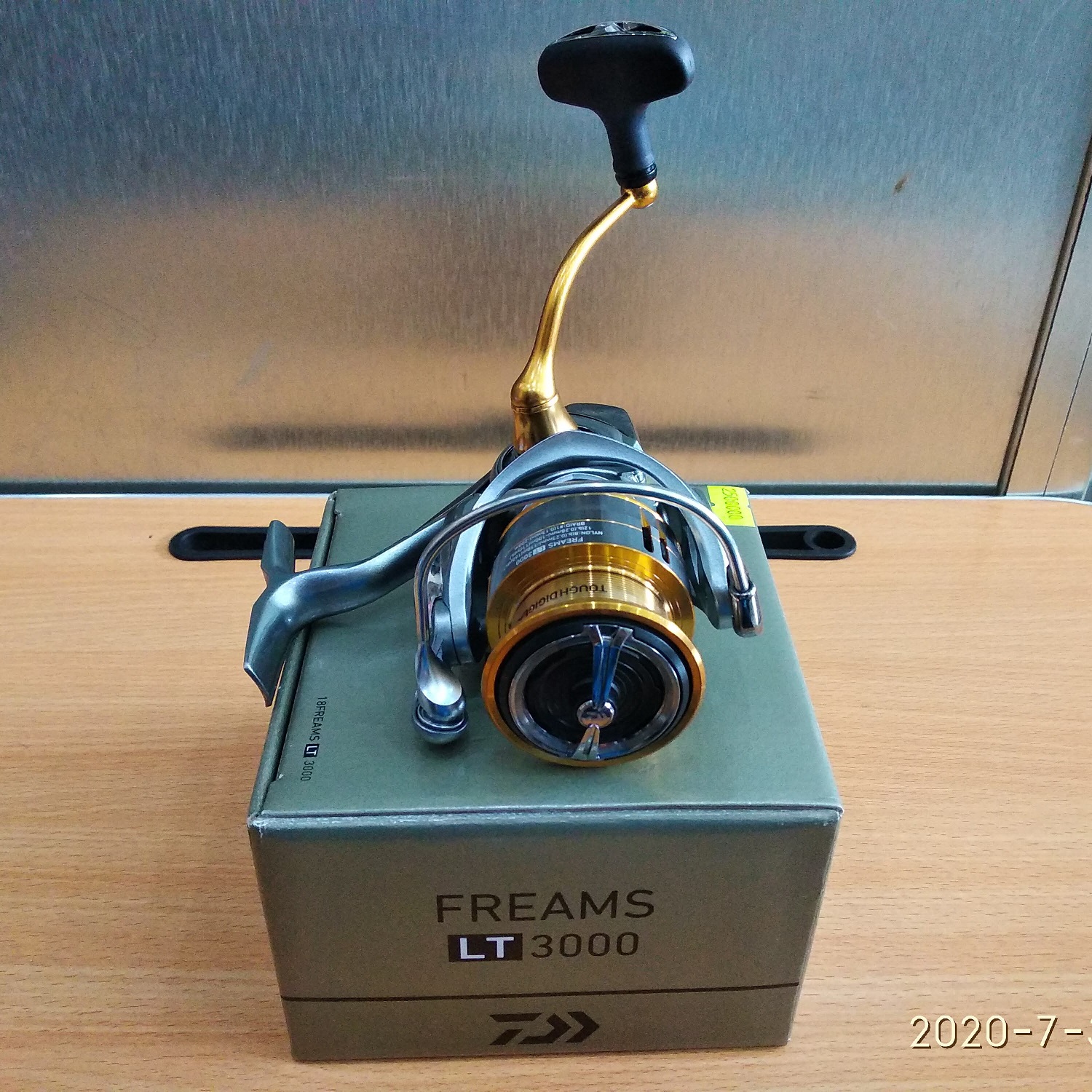 Máy Câu Cá Daiwa 2018 Freams LT 3000 - Máy Đứng