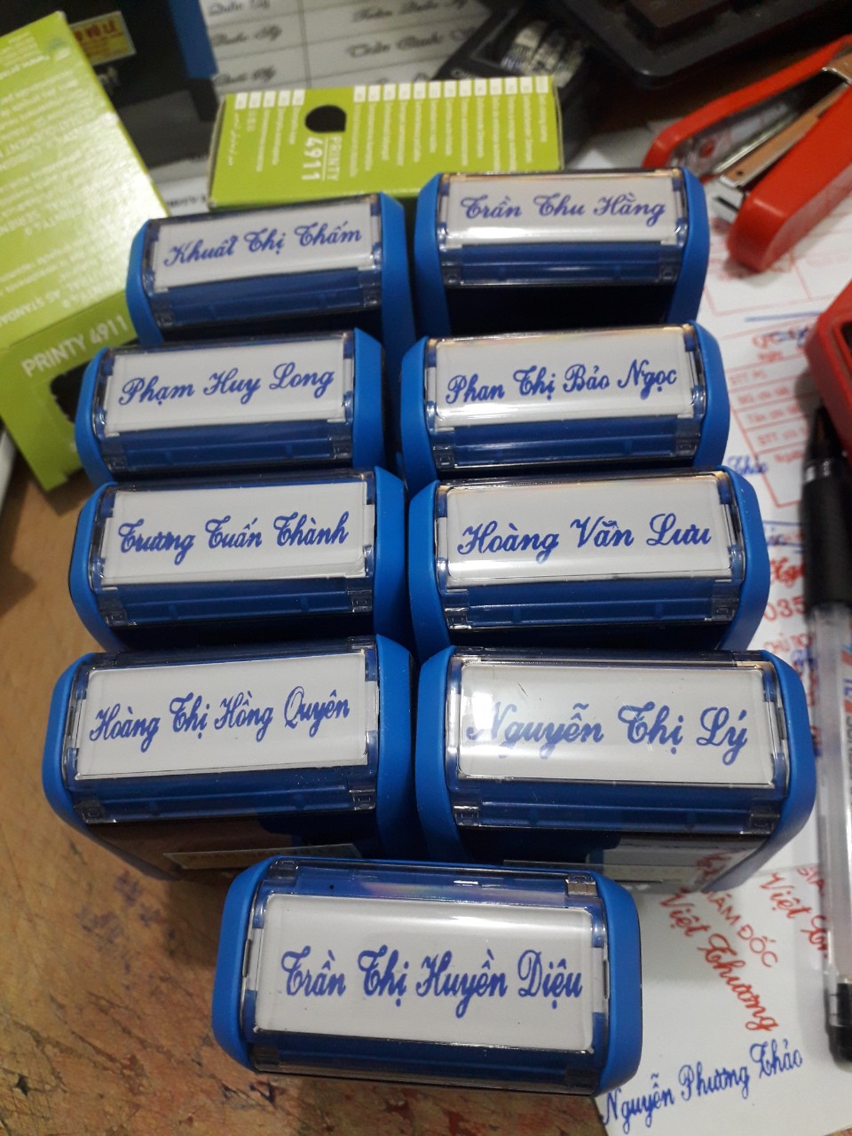Khắc con dấu tên với cán dấu đẹp (Trodat 4911P4)