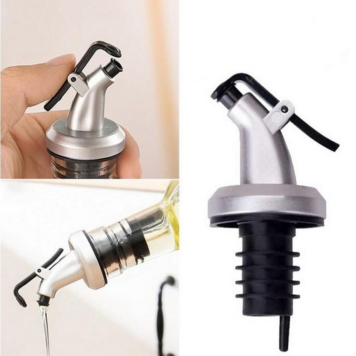 Bottle stopper with feeder, for bottles for fish sauce, oil cider, cooking oil, soy sauce, convenient spices. Th593 body wash
