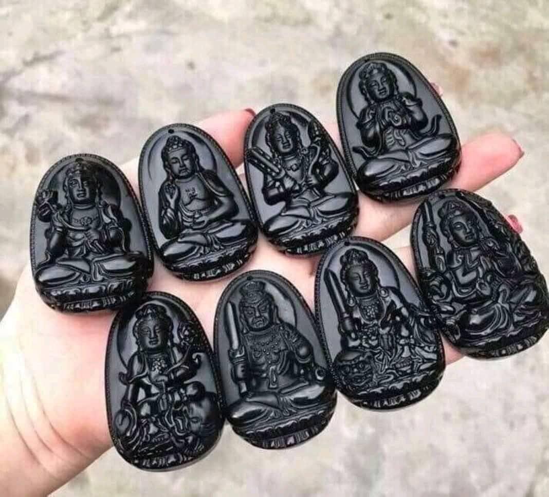 Khánh treo xe ô tô phật hộ mệnh đá núi lửa màu đen