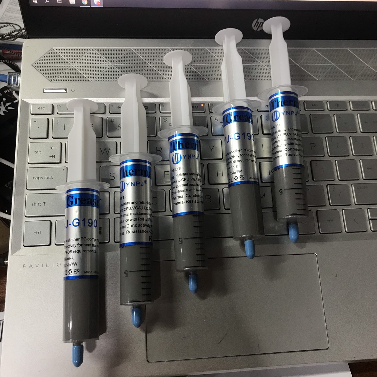 Keo tản nhiệt làm mát cpu - ống chích lớn