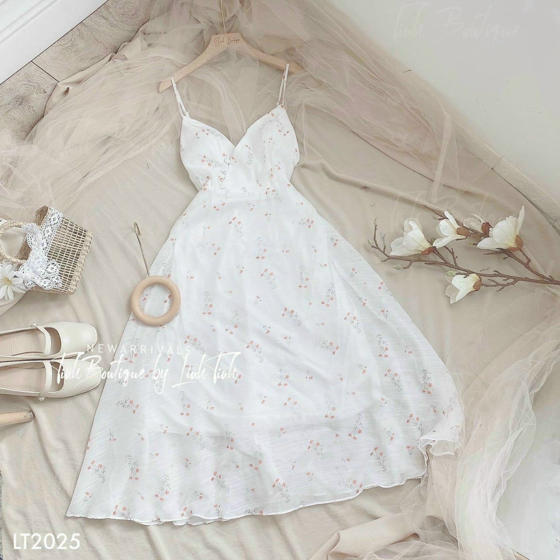 Đầm midi hoa nhí 2 dây thắt eo