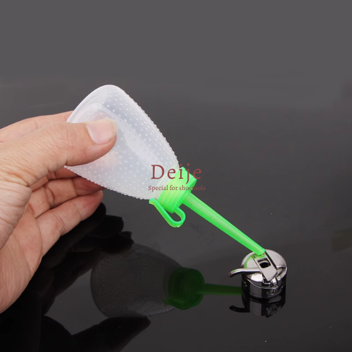 Bình đựng dầu máy may có móc 180ml