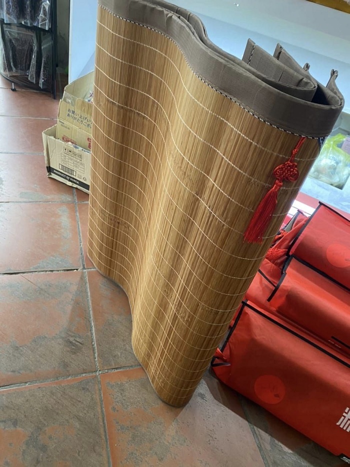 Chiếu trúc chiếu tre mộc chiếu trúc gập đôi mặt vân gỗ viền lụa đủ cỡ nằm mát lạnh