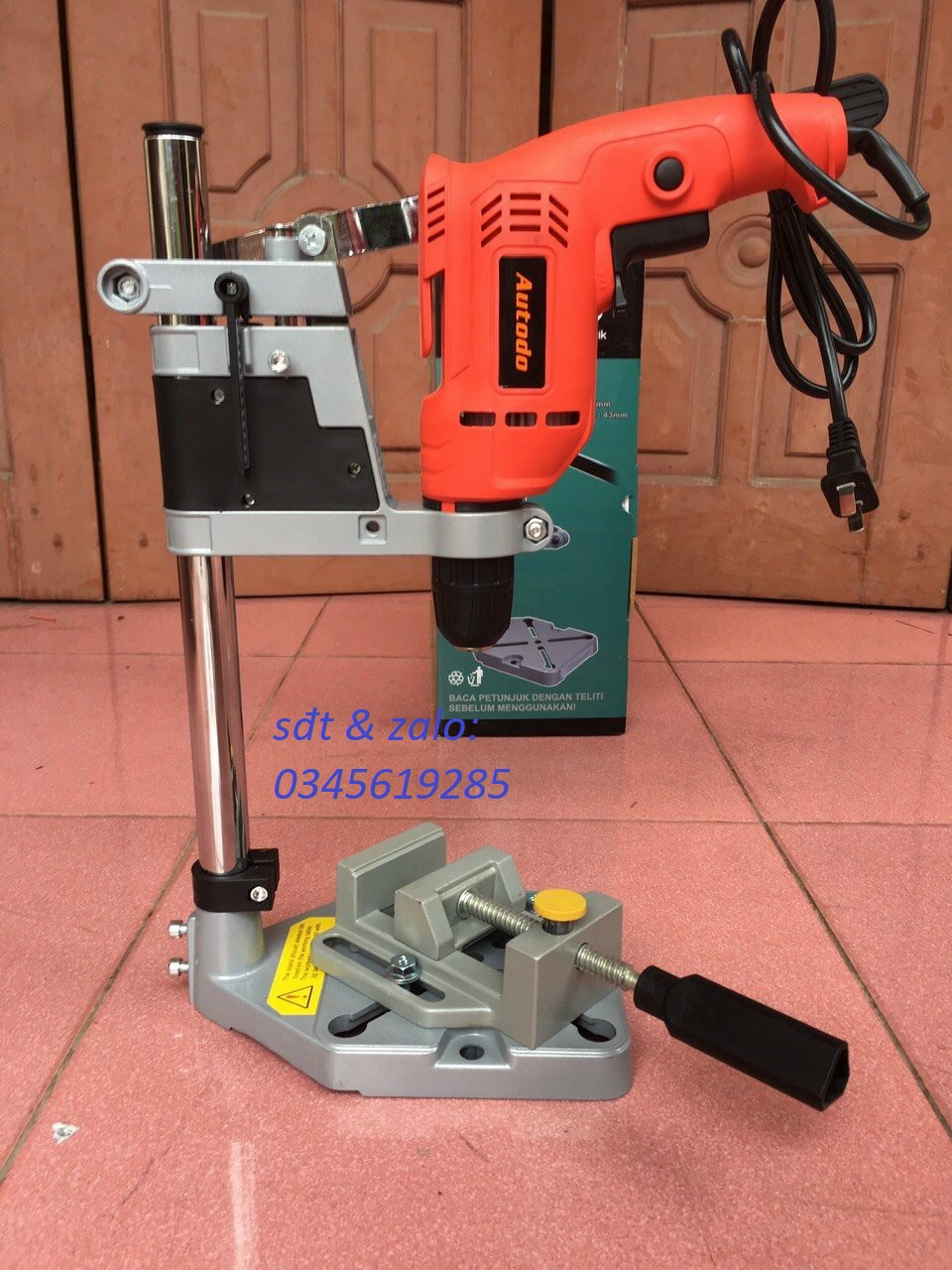 khung gắn máy khoan có kèm ê tô