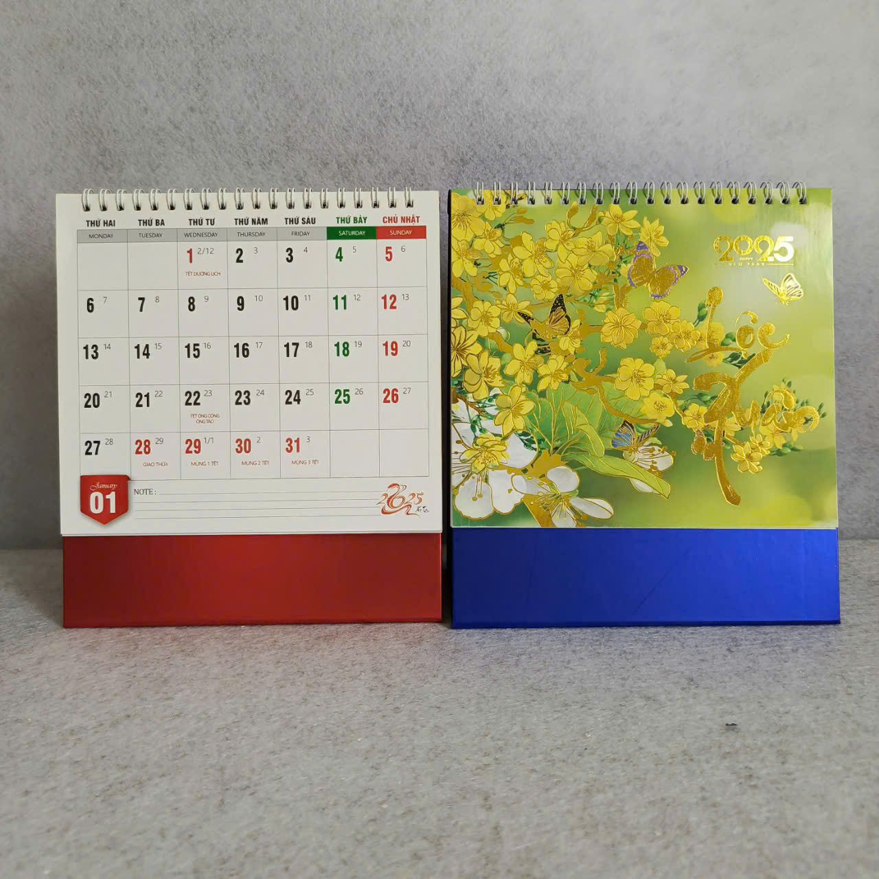 Lịch để bàn khổ 16 x 24cm năm 2025