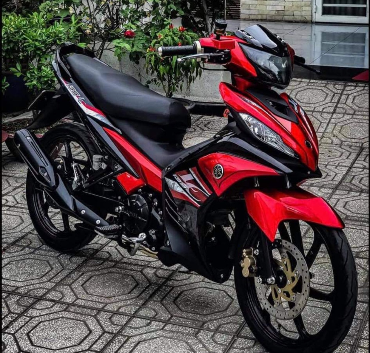 Tem exciter 135 đỏ đen LC v6
