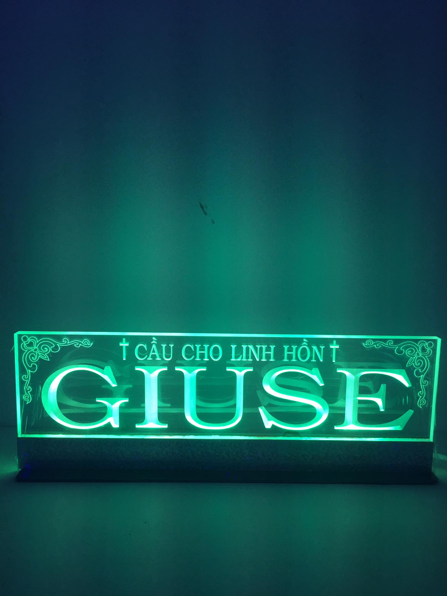 MICA LED 7 MÀU CẦU CHO LINH HỒN (GIUSE 10x30cm)