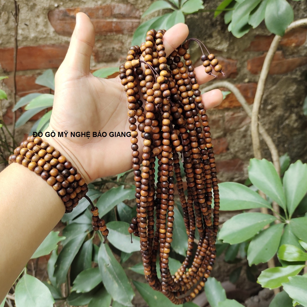 Vòng tay 108 hạt gỗ bách xanh size 6ly