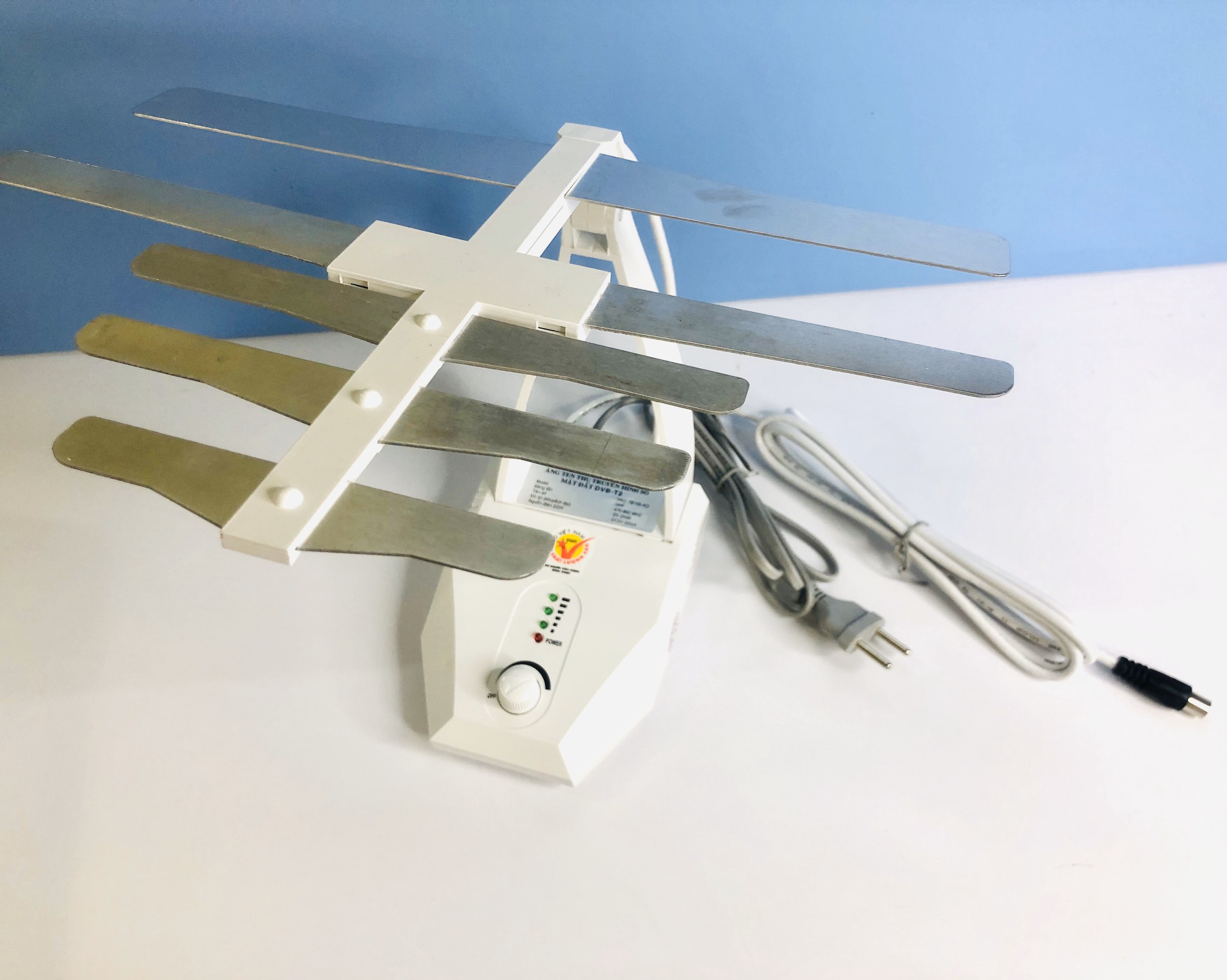 Anten để bàn DVB-T2 HKD 105 trong nhà