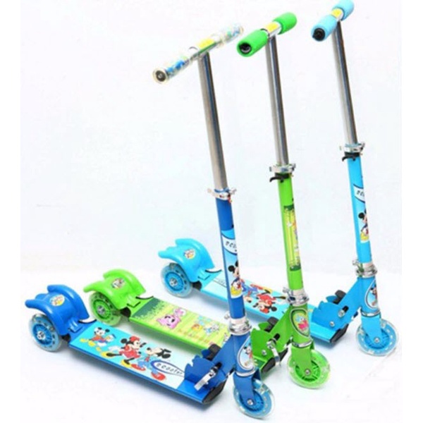 SALE 50 % Xe Trượt 3 Bánh Scooter Có Đèn Led Bánh xe có khả năng phát sáng khi di chuyển, xe tích hợp 3 bánh đảm bảo an toàn tối đa cho trẻ nhỏ,có tính ma sát cao, tránh trơn trượt