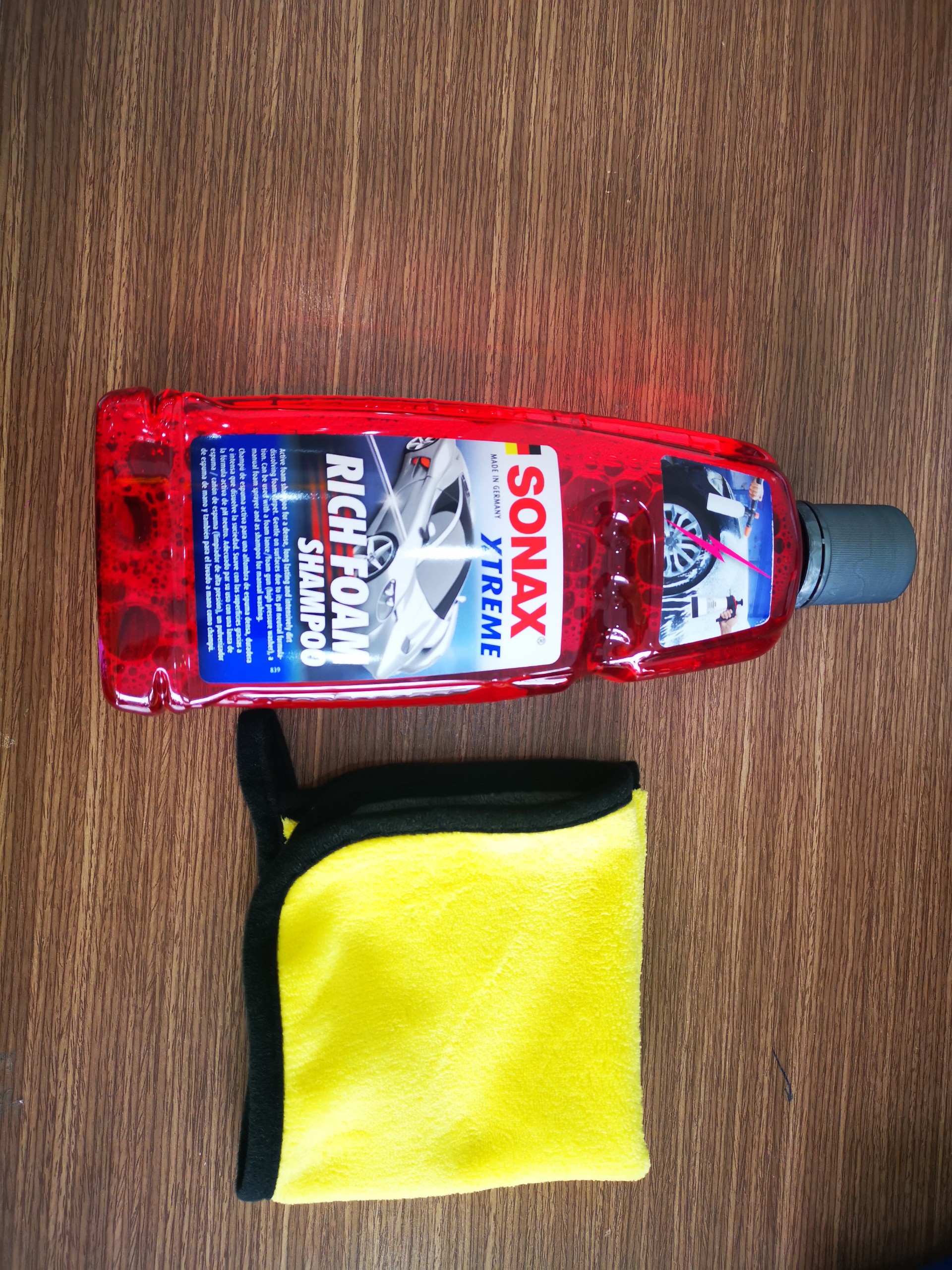 Nước Rửa Xe Sonax Xtreme Rich Foam Shampoo Siêu Bọt 1000ml Tặng Khăn Microfiber