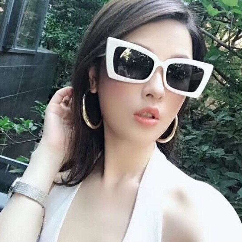 Kính mèo vuông full viền hot hit